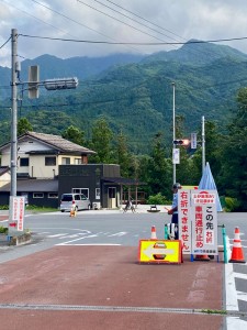 県道37号線から贄川交差点