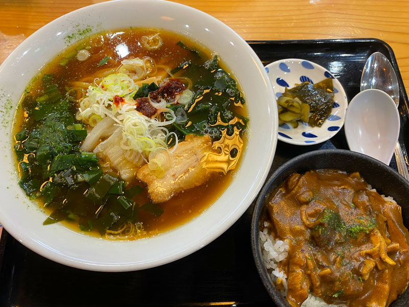 行者ニンニクラーメンとミニカレー丼
