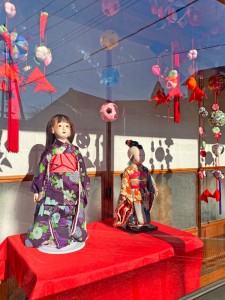 縁側のひな人形