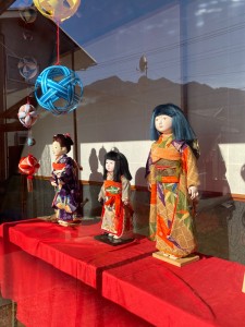 縁側のひな人形